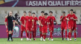 【实时】沙特1-0阿曼 谢赫里头球破门，全场被动防守